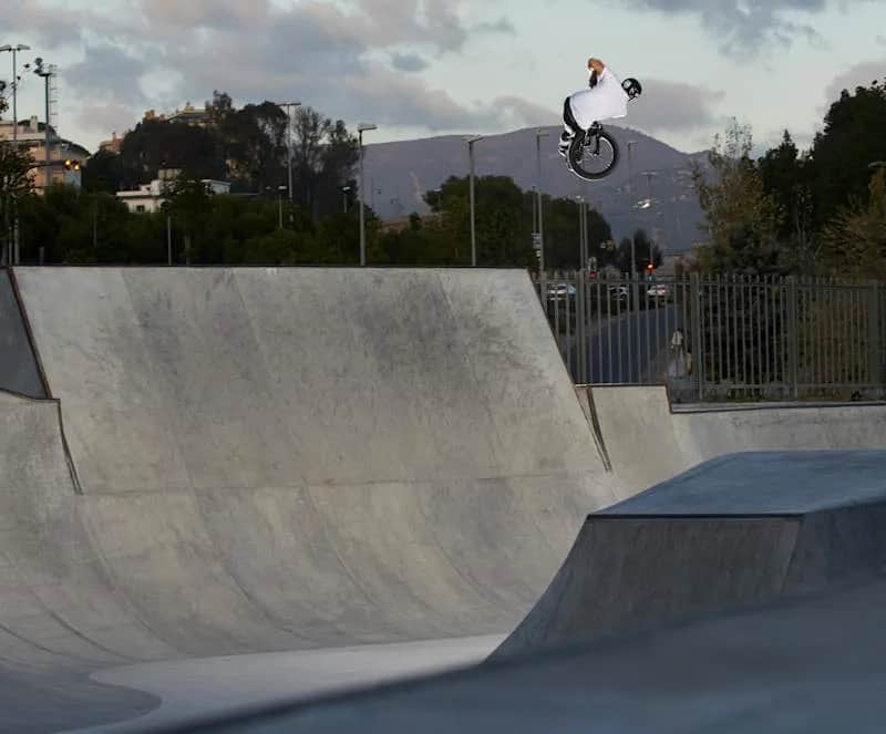 Zajezdnia Wrocław skatepark - najlepsze miejsce na skateboarding i BMX