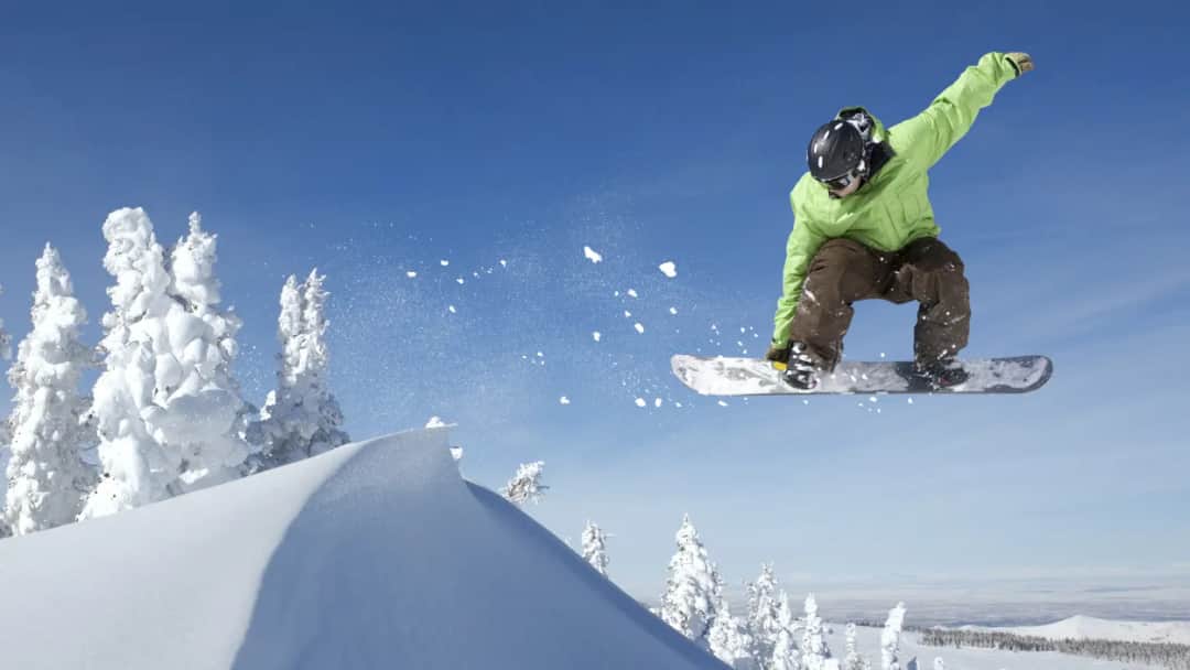 Freeride snowboard co to znaczy? Odkryj jego tajemnice i styl jazdy